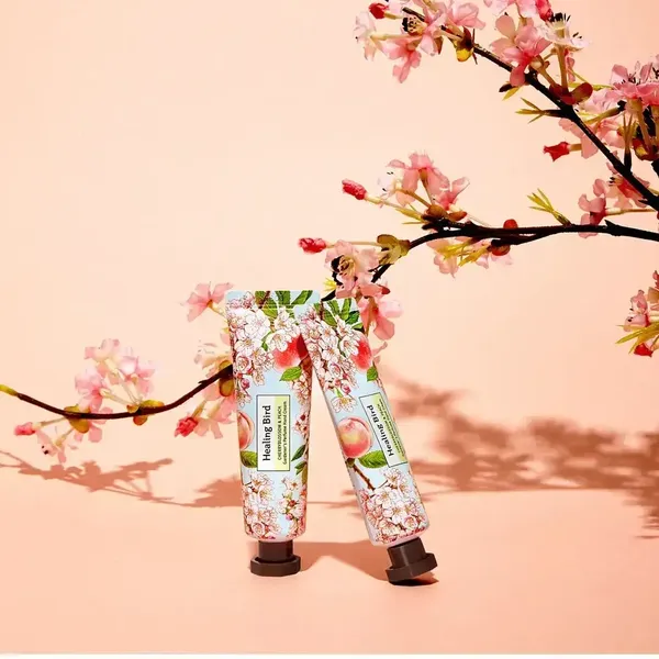 kem-duong-da-tay-hb-gardener-s-perf-handcream-cherry-blossom-peach-1