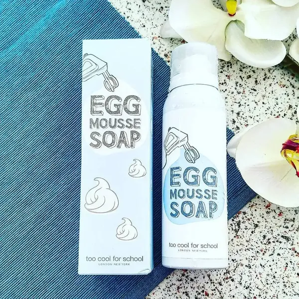 sua-rua-mat-too-cool-for-school-egg-mousse-soap-150ml-5