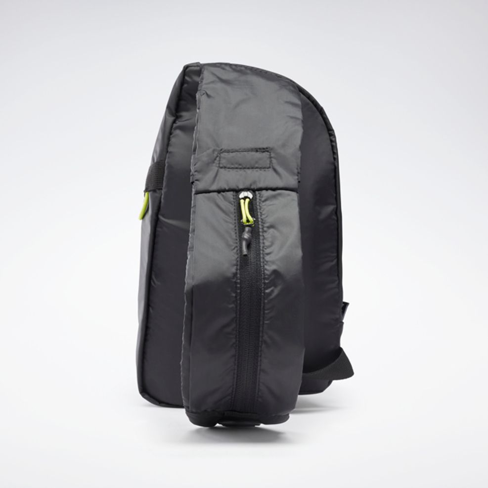 tech-style-slingbag-h37601-2