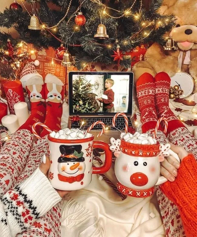 Món quà ly sứ in hình họa tiết Noel xinh xắn