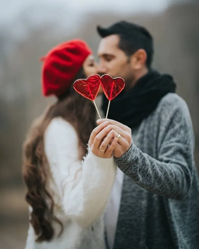 Valentine ai nên tặng quà không quan trọng bằng việc bạn là người tặng và thể hiện tình cảm của mình đến với nửa kia