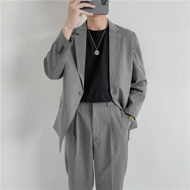 Blazer, áo thun và quần âu - set đồ hoàn hảo chuẩn phong cách Hàn Quốc